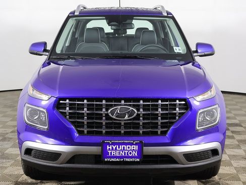 Certified 2025 Hyundai Venue Limited image 10