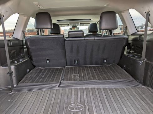 Used 2017 Toyota Highlander XLE image 27