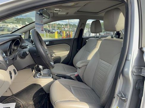 Used 2017 Ford Fiesta Titanium FWD image 5