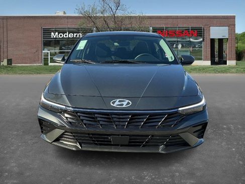 Used 2024 Hyundai Elantra SEL w/ Convenience Package image 6