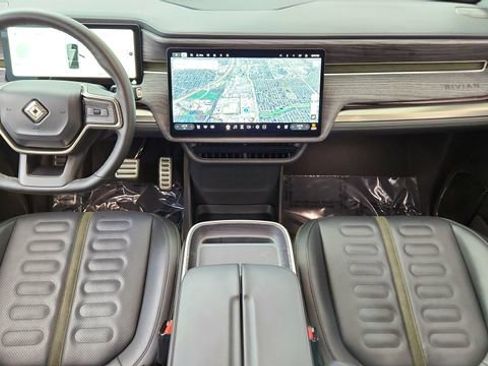 Used 2024 Rivian R1S Adventure image 88