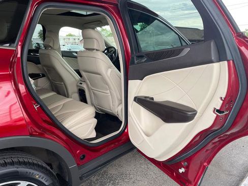 Used 2019 Lincoln MKC Reserve w/ MKC Climate Package AWD/4WD image 14