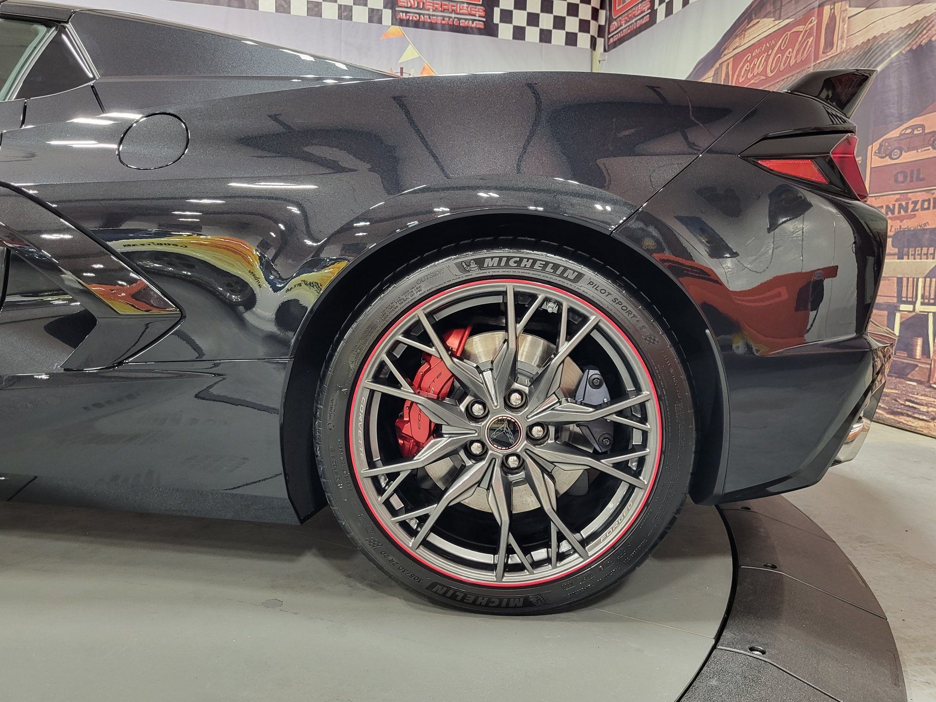 Used 2023 Chevrolet Corvette Stingray Premium Conv w/ Z51 Performance Package RWD image 9