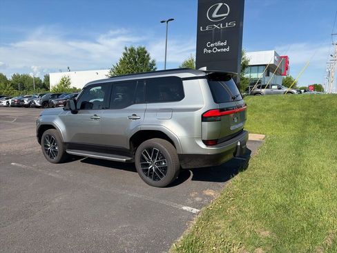 Used 2026 Lexus GX 550 w/ Cold Area Package AWD/4WD image 12