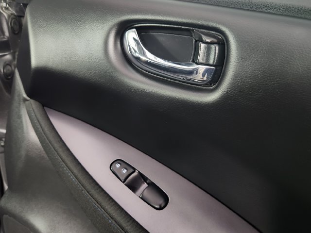 Used 2025 Nissan Leaf S FWD image 14