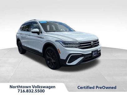 Used 2024 Volkswagen Tiguan SE w/ Panoramic Sunroof Package