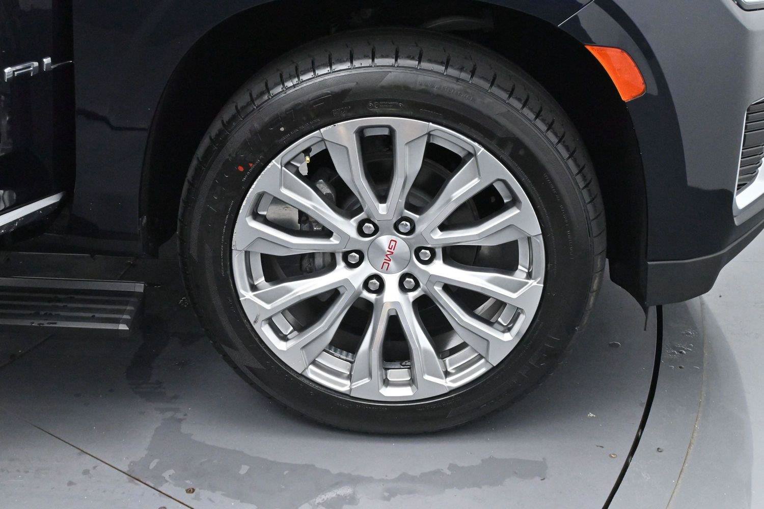Used 2023 GMC Yukon XL Denali AWD/4WD image 40