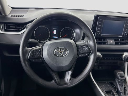 Used 2020 Toyota RAV4 LE FWD image 17
