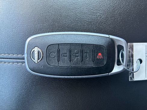 Used 2024 Nissan Pathfinder Platinum AWD/4WD image 41