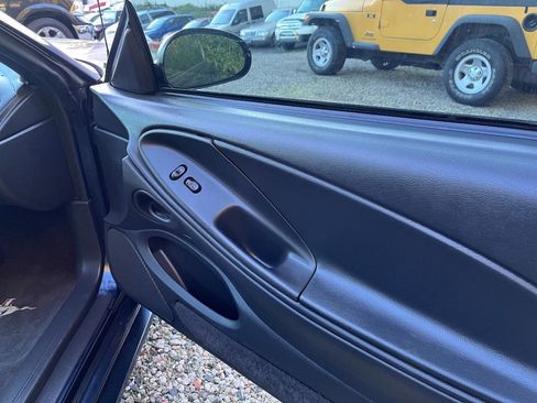 Used 2002 Ford Mustang Coupe image 12