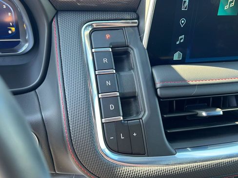 Used 2024 Chevrolet Tahoe RST w/ Luxury Package AWD/4WD image 10