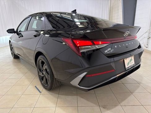 Used 2026 Hyundai Elantra Sport FWD image 4