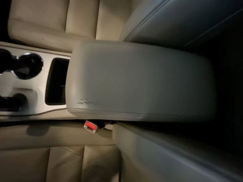 Used 2014 Jeep Grand Cherokee Limited image 21