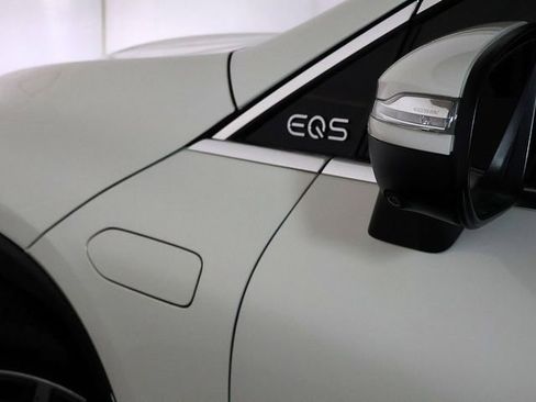Used 2023 Mercedes-Benz EQS 580 4MATIC SUV image 42