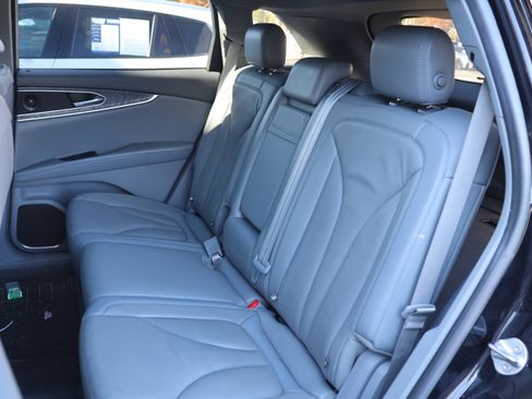 Used 2020 Lincoln Nautilus Reserve w/ Equipment Group 201A image 33