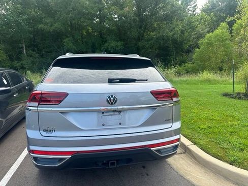 Used 2023 Volkswagen Atlas Cross Sport SEL AWD/4WD image 7