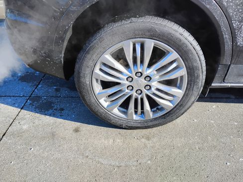 Used 2019 Cadillac XT5 Premium Luxury w/ Driver Assist Package image 26