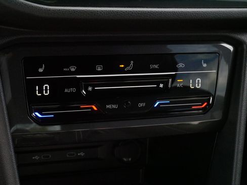 Certified 2024 Volkswagen Tiguan SE R-Line AWD/4WD image 23