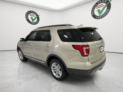 Used 2017 Ford Explorer XLT w/ Equipment Group 201A FWD image 6
