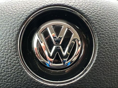 Used 2017 Volkswagen Passat 1.8T R-Line w/ R-Line Lighting Package image 29