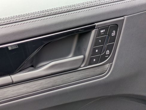 Certified 2025 Porsche Cayenne GTS AWD/4WD image 21