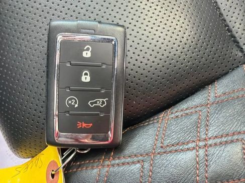 Used 2023 Jeep Grand Cherokee L Summit w/ Luxury Tech Group V AWD/4WD image 27