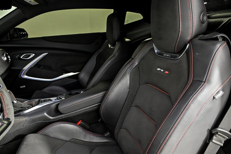 Used 2022 Chevrolet Camaro ZL1 RWD image 18