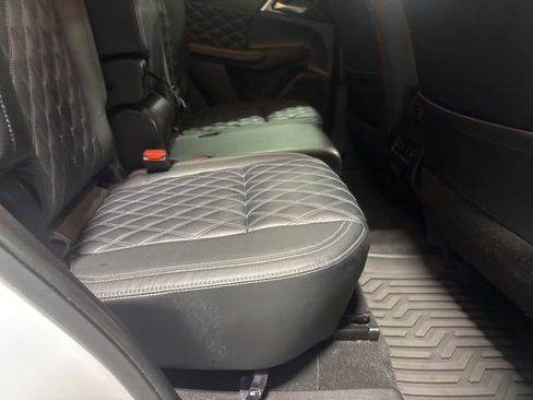 Used 2023 Mitsubishi Outlander SEL image 12