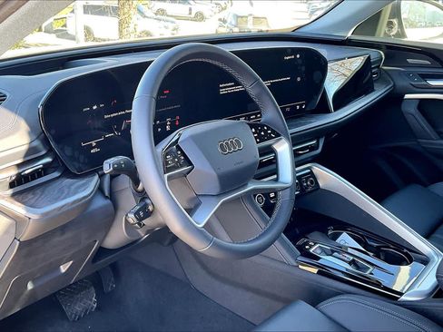 Certified 2025 Audi Q5 Premium Plus w/ Premium Plus image 17