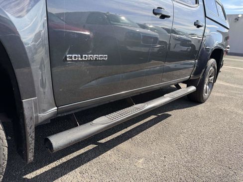 Used 2018 Chevrolet Colorado Z71 AWD/4WD image 11