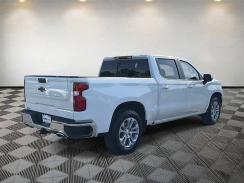 Used 2025 Chevrolet Silverado 1500 LT w/ Z71 Off-Road Package AWD/4WD image 5