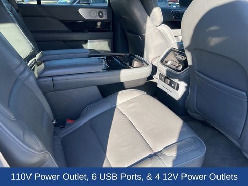Used 2019 Lincoln Navigator Reserve image 22