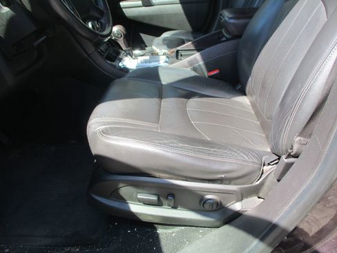 Used 2016 Buick Enclave Leather image 11