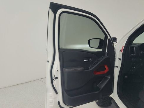 Used 2023 Nissan Frontier PRO-4X w/ Technology Package image 20