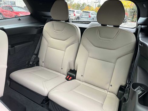 New 2025 Volvo EX90 Ultra w/ Protection Package Premier image 17