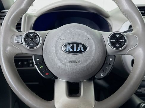 Used 2016 Kia Soul EV FWD image 38
