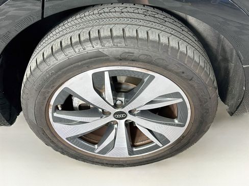 Used 2024 Audi Q8 e-tron Premium AWD/4WD image 11