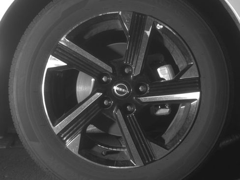 Used 2025 Nissan Sentra SV image 13