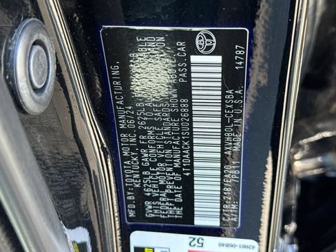 Used 2025 Toyota Camry SE FWD image 33
