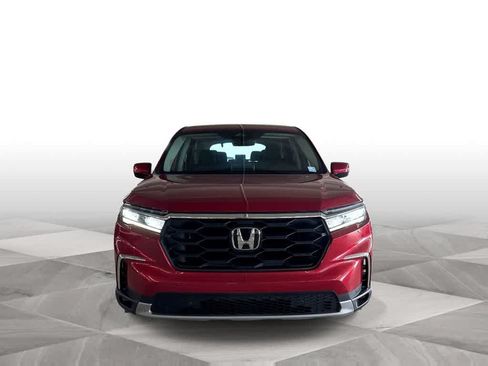 Used 2025 Honda Pilot EX-L image 3