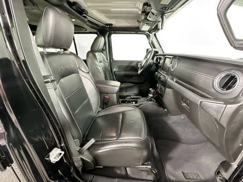 Used 2023 Jeep Wrangler Unlimited Sahara w/ Cold Weather Group AWD/4WD image 29