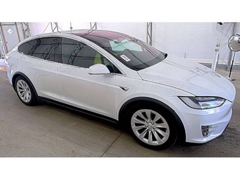 Used 2020 Tesla Model X Long Range AWD/4WD image 3