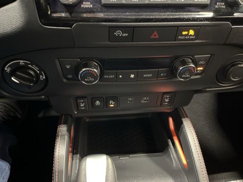 Used 2023 Nissan Frontier PRO-4X w/ Pro Convenience Package image 19