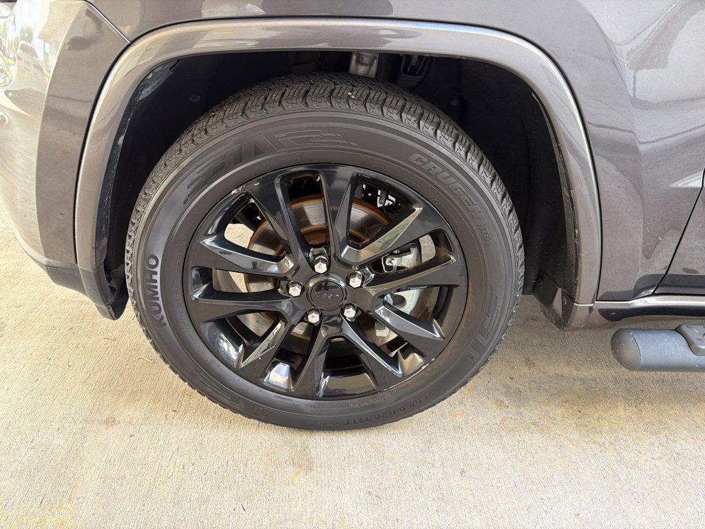Used 2021 Jeep Grand Cherokee Laredo X RWD image 16