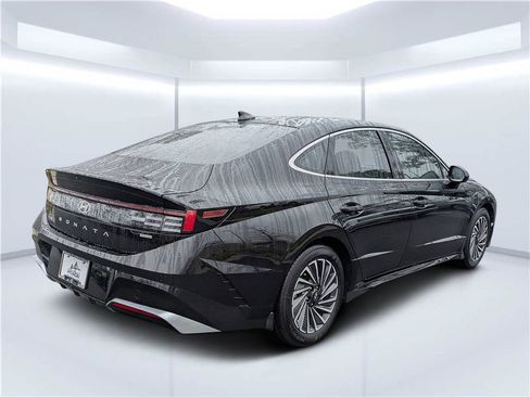 Used 2024 Hyundai Sonata SEL image 3