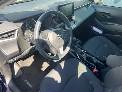 Certified 2022 Toyota Corolla LE FWD image 5