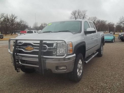 Used 2014 Chevrolet Silverado 2500 LTZ w/ LTZ Plus Package image 2