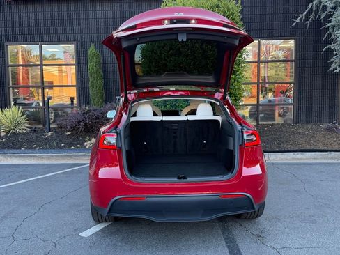 Used 2021 Tesla Model Y Long Range AWD/4WD image 17