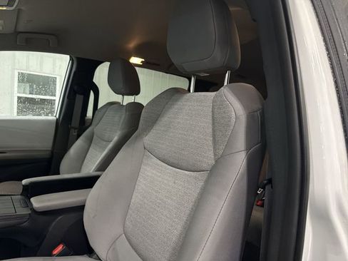 Used 2025 Toyota Sienna LE image 21