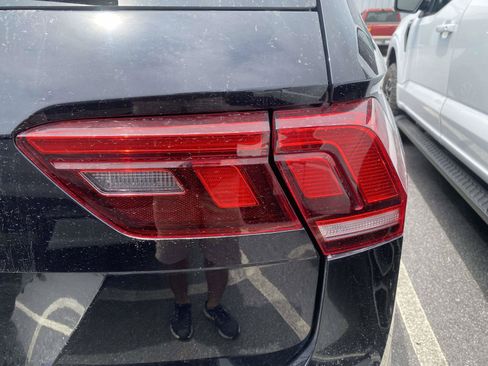 Used 2020 Volkswagen Tiguan SE FWD image 10